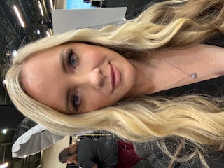 Inside Out Beauty mobile - Gretchen, Broman